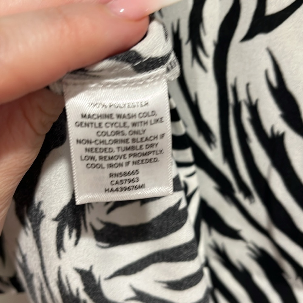 Halogen Black & White Animal Print Tunic - Picture 5 of 5